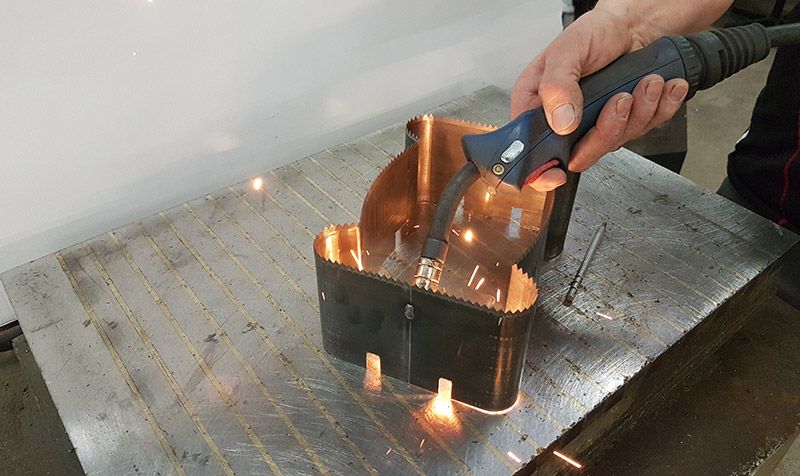 Emporte-pièce sur-mesure en acier inox - Fabrication d'emporte